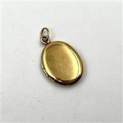 14k Yellow Gold Vintage Classic Engraved Oval Locket Pendant